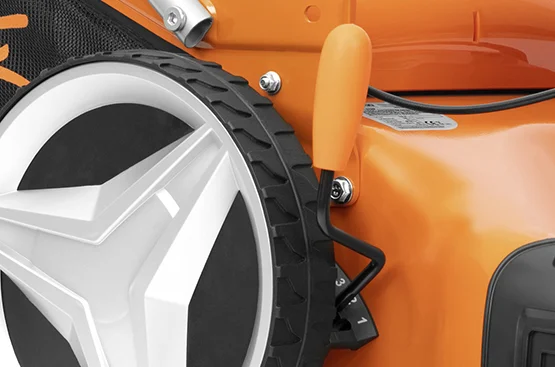 Centralna regulacja wysokości koszenia